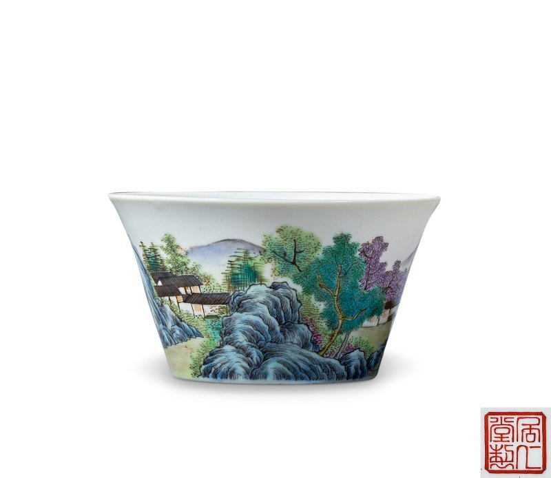 民国 粉彩山水纹马蹄杯