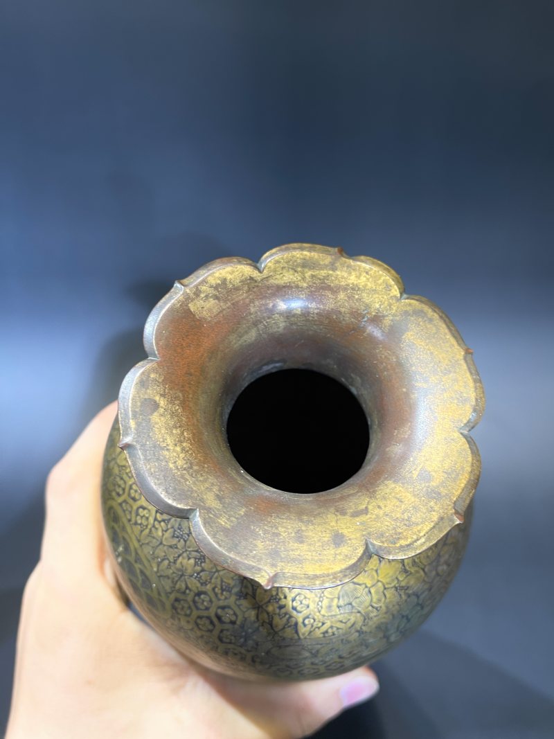 清 铜芝山嵌花卉纹花瓶一对 - 图17