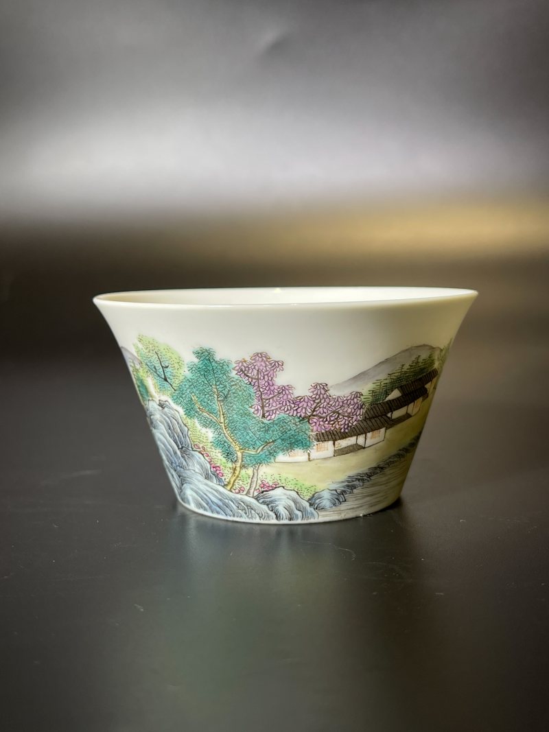 民国 粉彩山水纹马蹄杯 - 图2