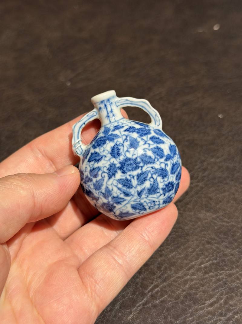 清“玉堂春”款青花缠枝抱月瓶-多宝古瓷宝典