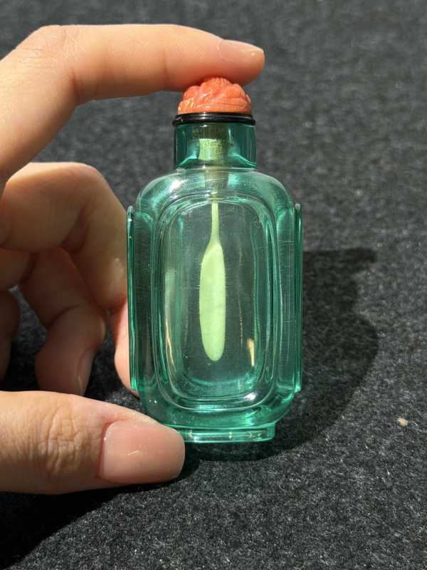 清 绿玻璃四开窗鼻烟壶 - 图4