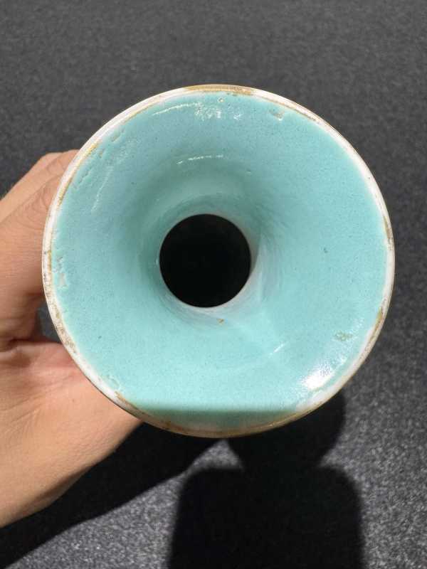 民国 矾红描金珐琅彩雪景图双龙耳瓶 - 图6