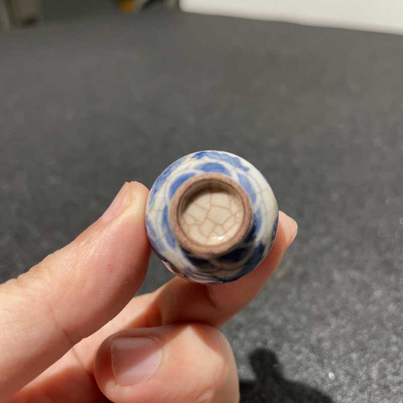 清嘉庆 浆胎青花云龙纹瓶 - 图5