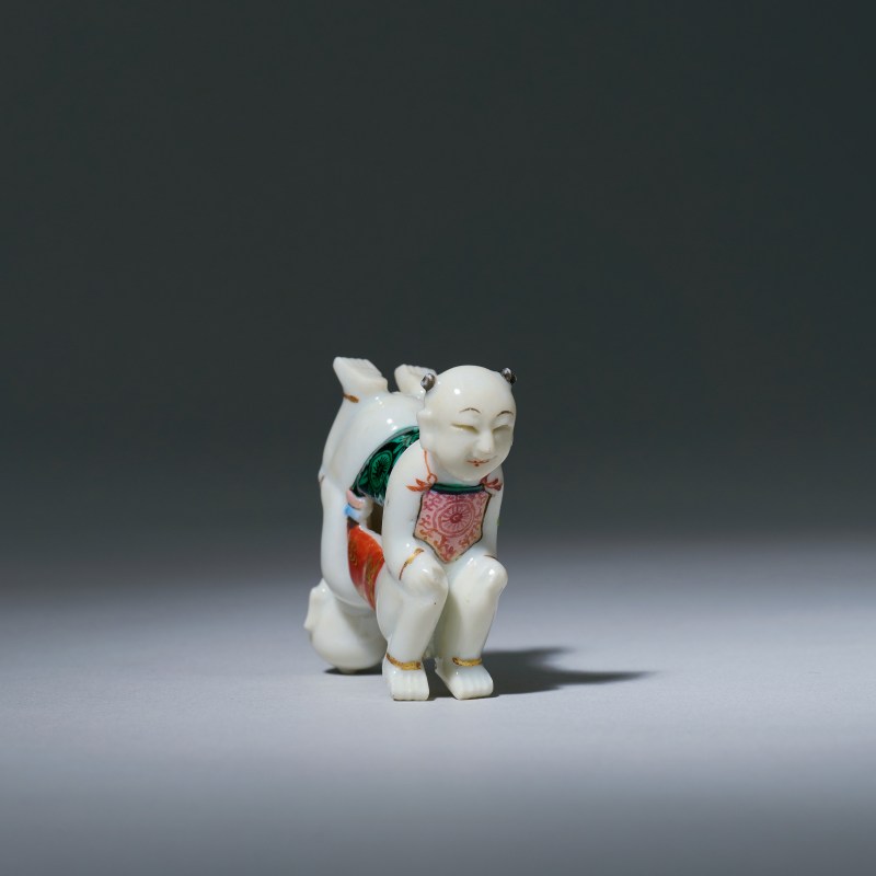清乾隆 粉彩四喜童子把玩件