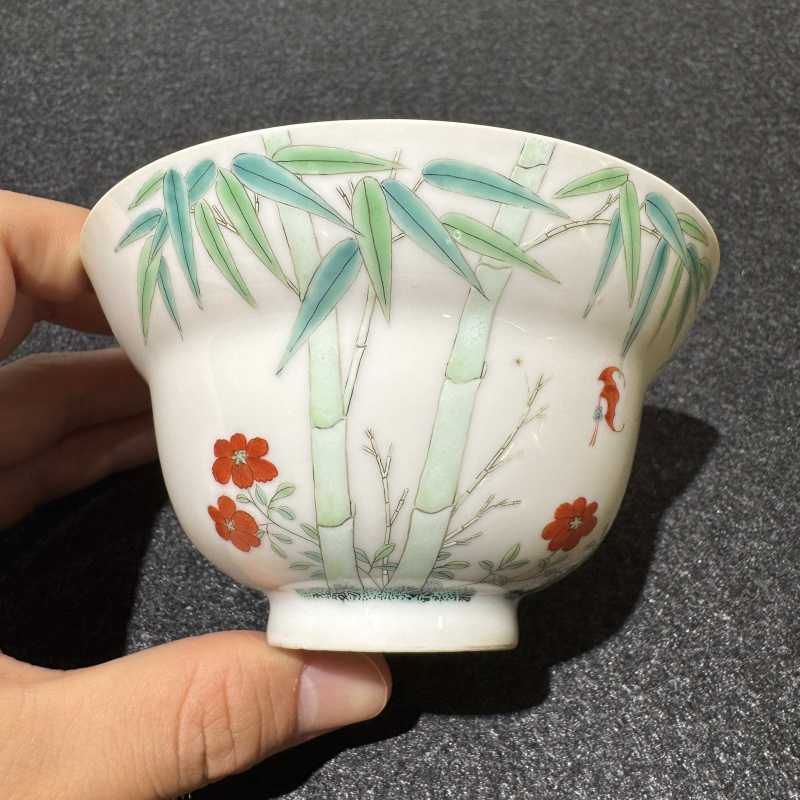 清雍正 粉彩竹纹花蝶茶碗 - 图4