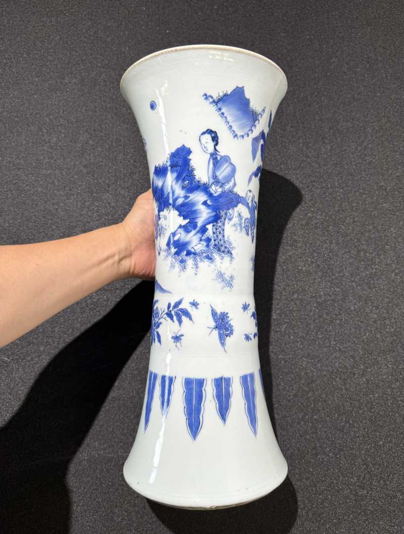 明崇祯 青花教子图花觚 - 图4