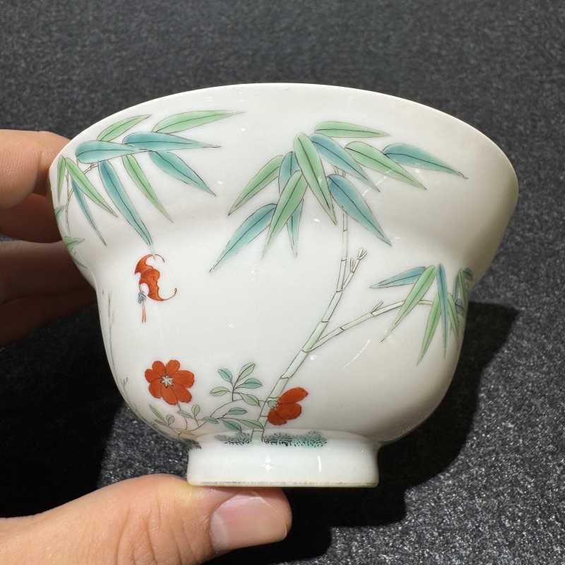 清雍正 粉彩竹纹花蝶茶碗 - 图5