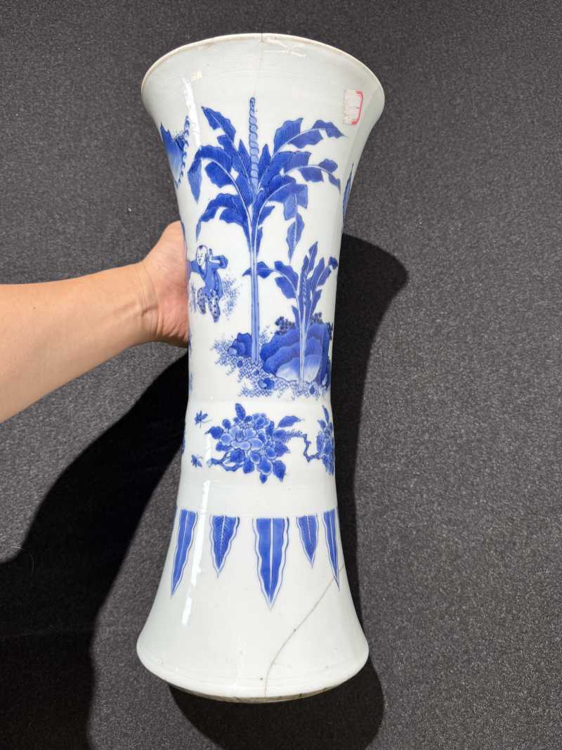 明崇祯 青花教子图花觚 - 图5