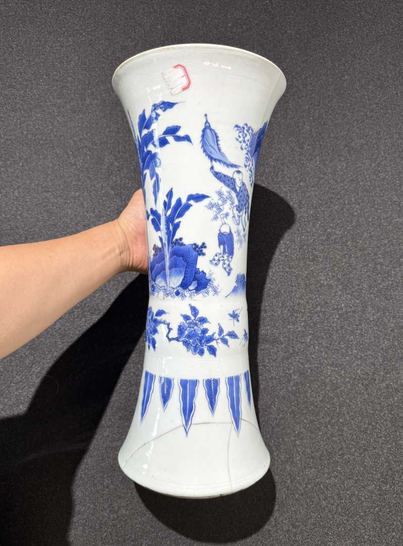 明崇祯 青花教子图花觚 - 图6