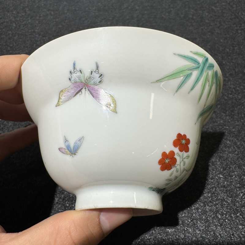 清雍正 粉彩竹纹花蝶茶碗 - 图7