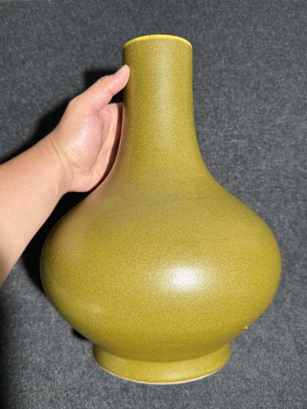 清光绪 茶叶末釉荸荠瓶 - 图5