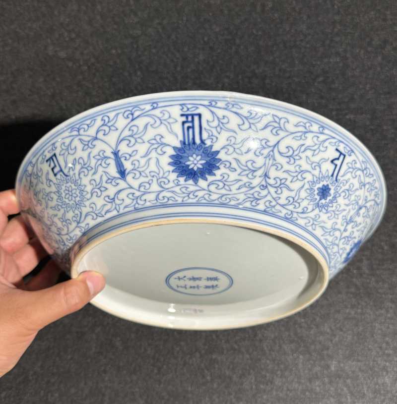清雍正 青花缠枝花卉梵文盘 - 图6
