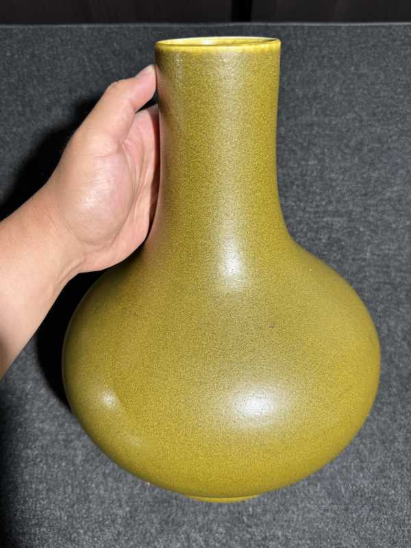 清光绪 茶叶末釉荸荠瓶 - 图6