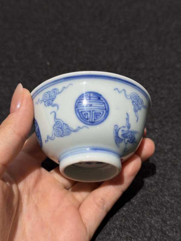 清雍正 青花云鹤团寿纹杯 - 图3