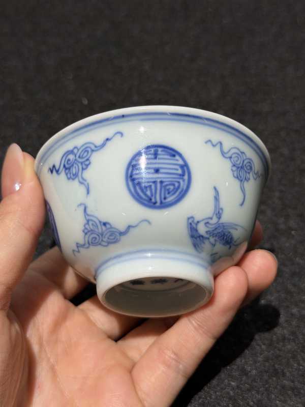 清雍正 青花云鹤团寿纹杯 - 图5