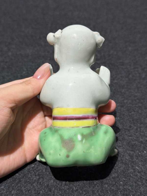 清雍正 粉彩五子登科瓷塑 - 图5