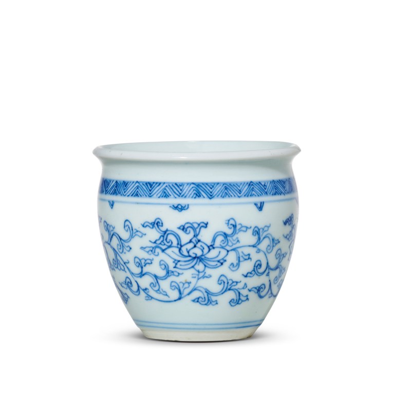 清康熙 青花缠枝莲纹小卷缸