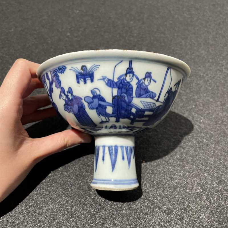 明嘉靖 青花十八学士图高足碗 - 图2