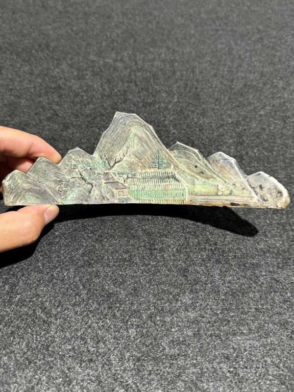 清康熙 雕瓷彩绘山形笔架 - 图4