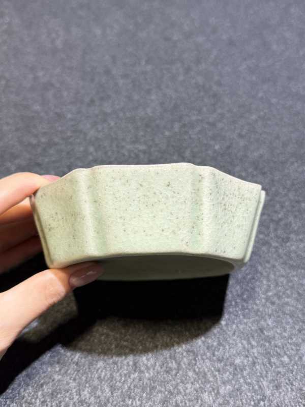 明 青釉倭角花口洗 - 图8