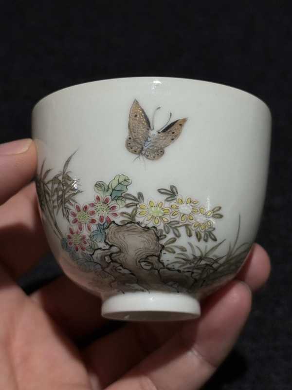 民国 粉彩蝶恋花纹杯 - 图9