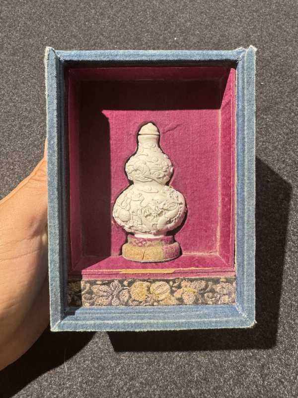 清中期 反瓷堆刻龙纹葫芦鼻烟壶 - 图9