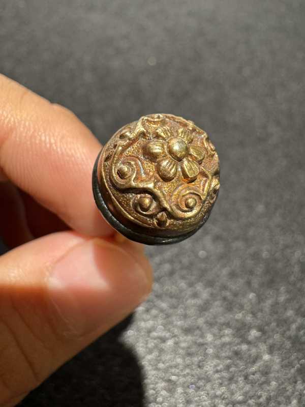 清 料胎画珐琅山石花卉图鼻烟壶 - 图7
