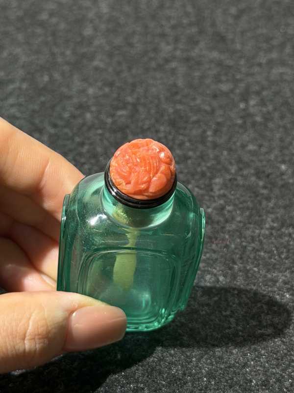 清 绿玻璃四开窗鼻烟壶 - 图6