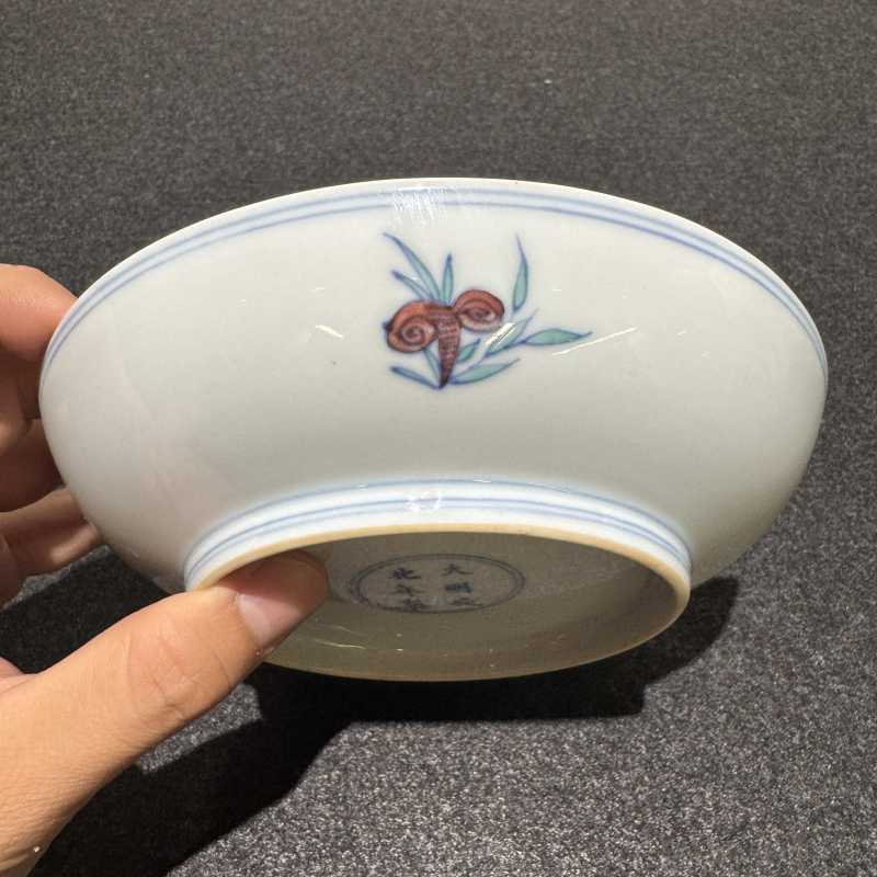 清康熙 斗彩松鹿同春图盘 - 图4