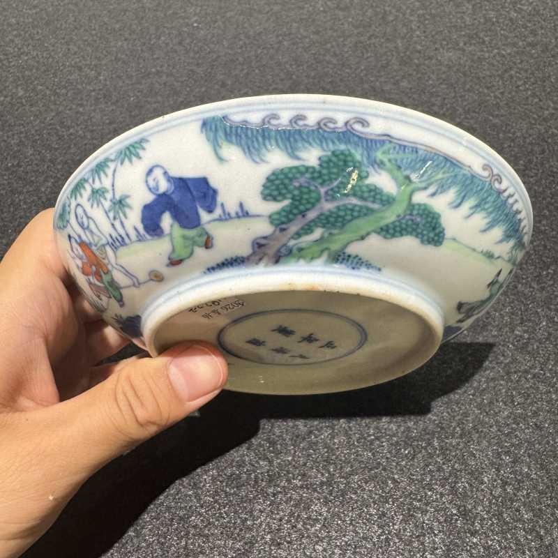 清雍正 斗彩婴戏图盘一对 - 图7