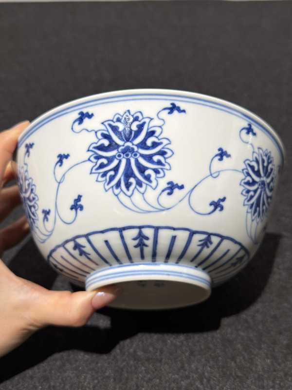 清同治 青花缠枝莲纹碗 - 图5