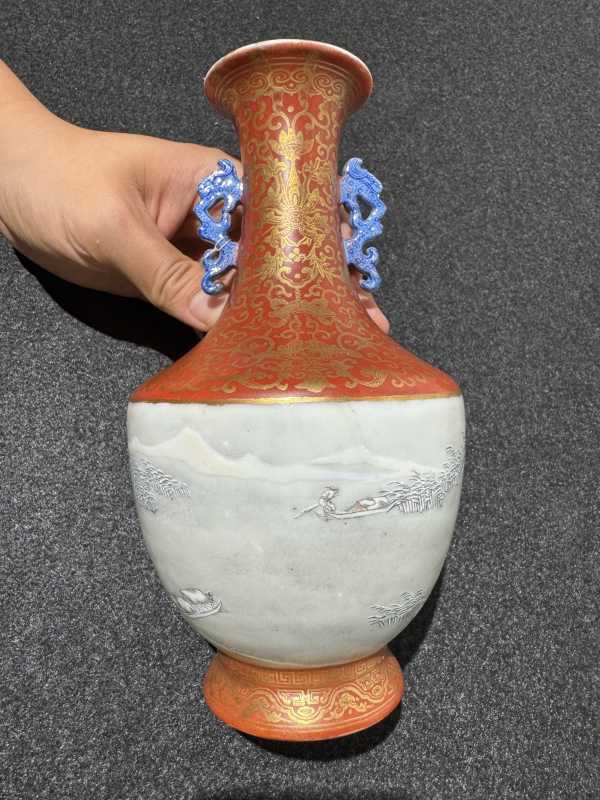 民国 矾红描金珐琅彩雪景图双龙耳瓶 - 图4