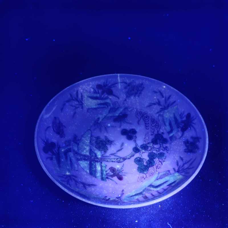 清康熙 斗彩松鹿同春图盘 - 图7