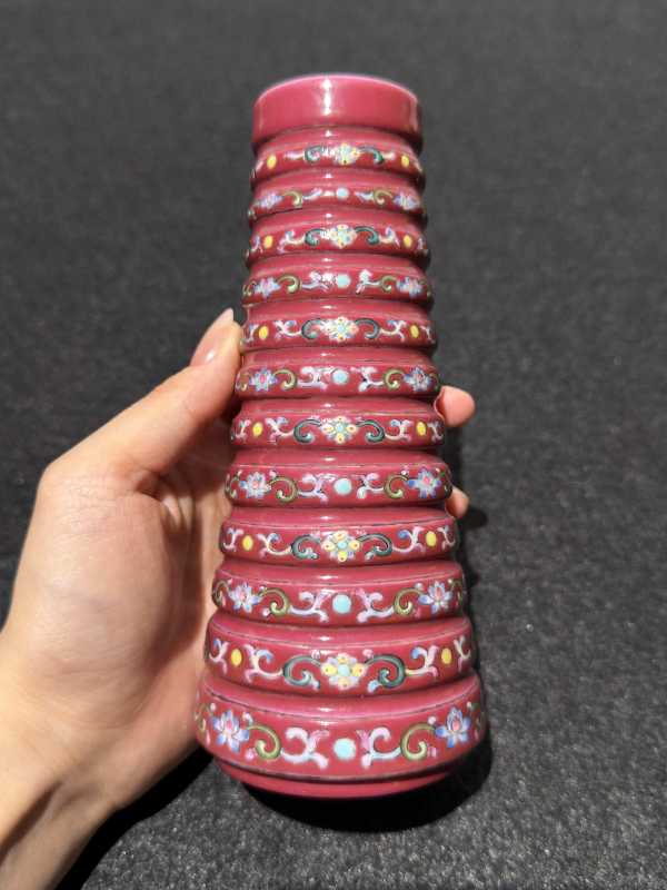清乾隆 胭脂紫地洋彩花卉纹佛塔（构件） - 图4