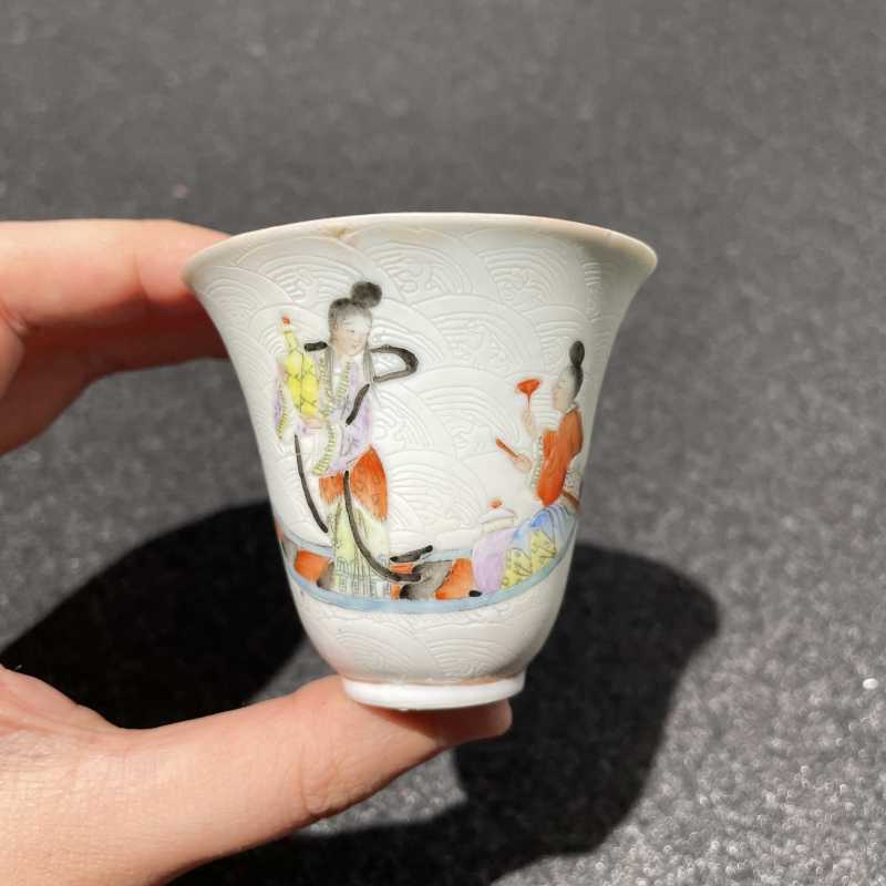 清嘉庆 轧道粉彩仙人乘槎图小杯 - 图2