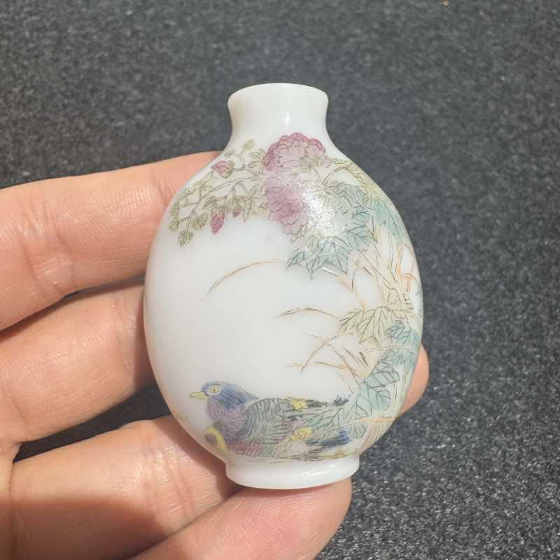 清 料胎画珐琅花卉游鸟图鼻烟壶 - 图4