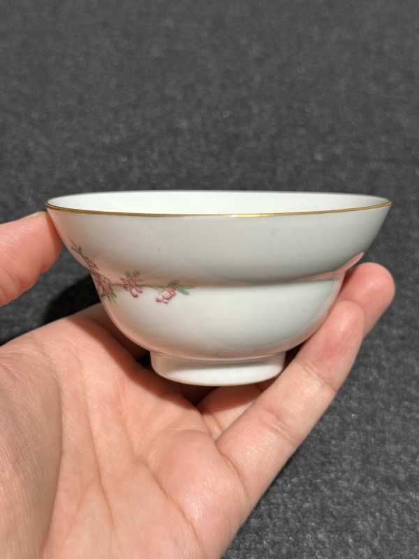 清晚期 粉彩花卉纹折腰杯一对 - 图5