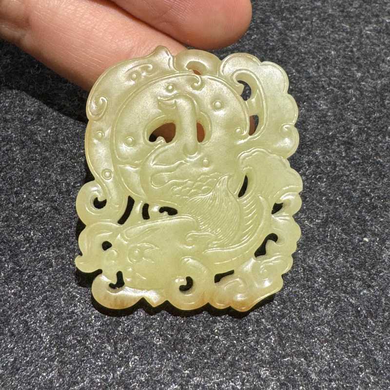 清 黄玉鱼化龙纹牌 - 图4