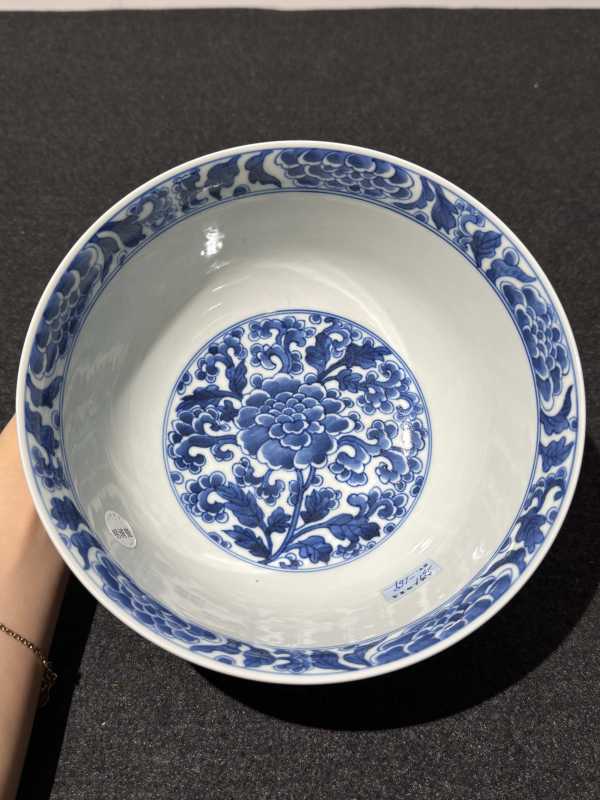 清康熙 青花缠枝牡丹纹碗 - 图6