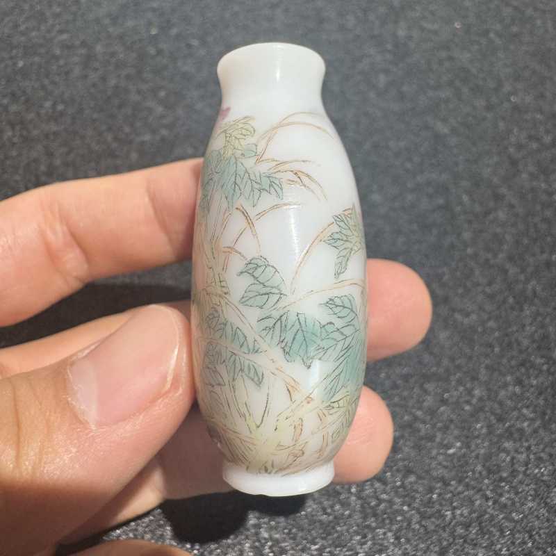 清 料胎画珐琅花卉游鸟图鼻烟壶 - 图5
