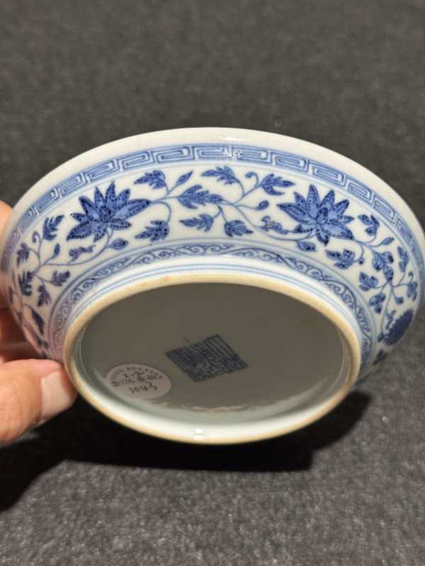 清道光 青花缠枝莲纹盘一对 - 图10