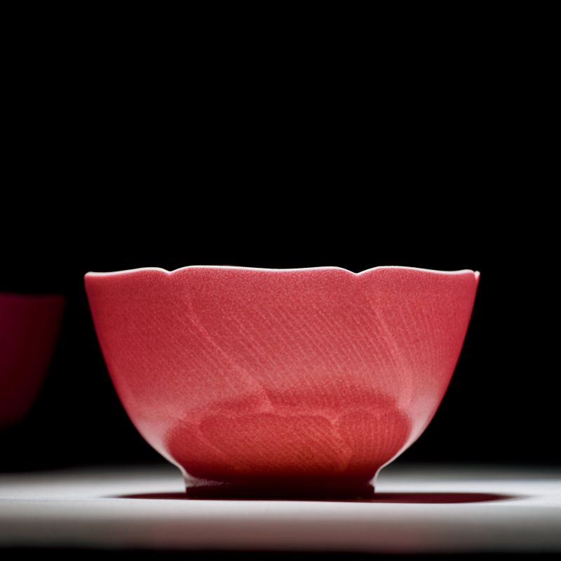 清雍正 胭脂红釉暗刻花口茶圆一对 - 图2