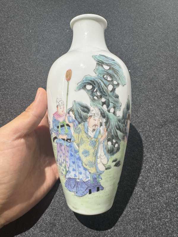 民国 粉彩孝感动天人物瓶 - 图2