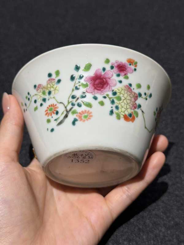 清雍正 粉彩折枝花卉纹马蹄杯一组十只 - 图3