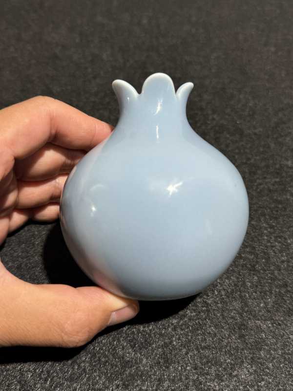 清道光 天蓝釉堆白花卉纹石榴尊 - 图4