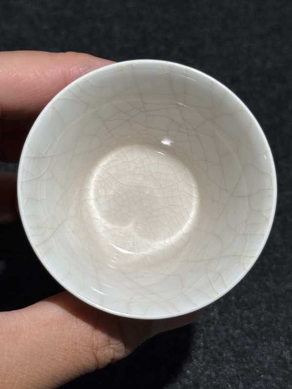 清康熙 浆胎暗刻云鹤纹杯 - 图8