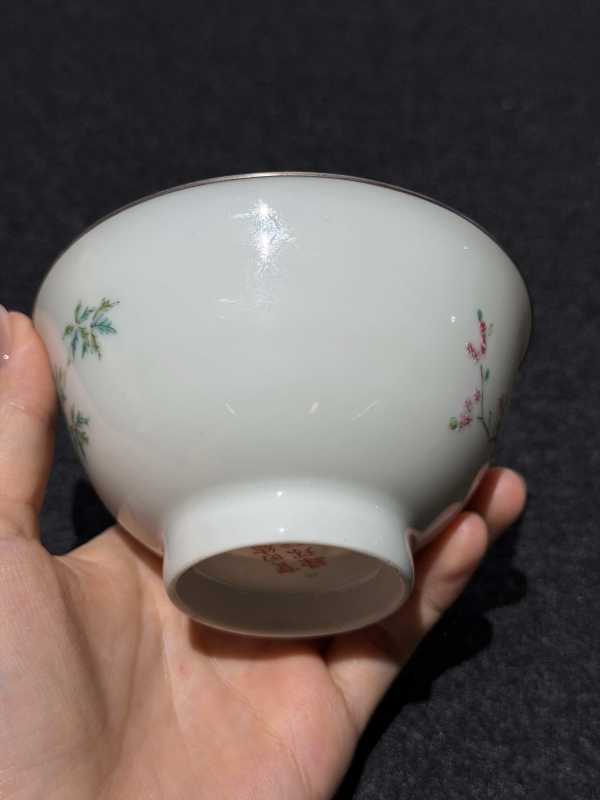 清乾隆 粉彩萱花仙草纹小碗 - 图4