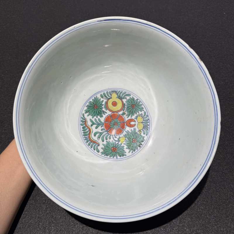 清康熙 斗彩仿成窑团菊纹碗 - 图6