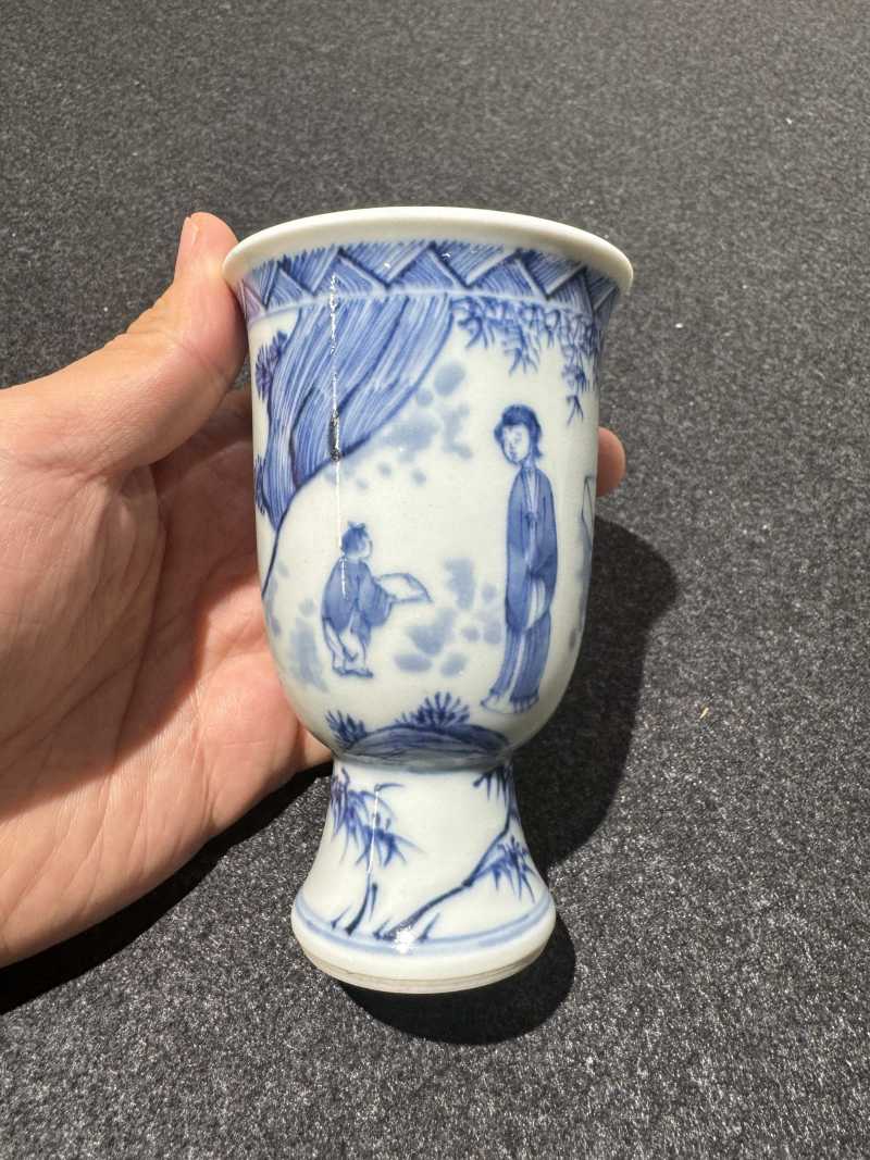 清康熙 青花教子图高足杯 - 图2
