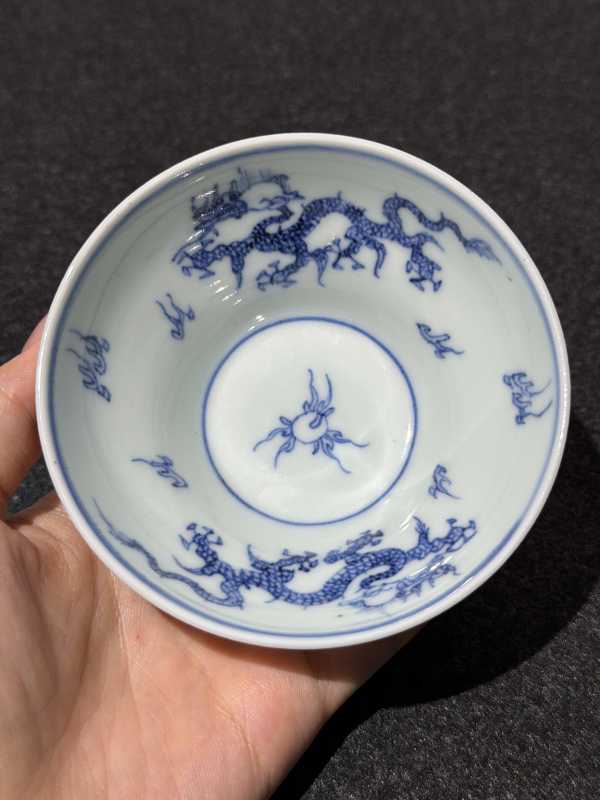 清雍正 青花云龙纹折腰杯 - 图3